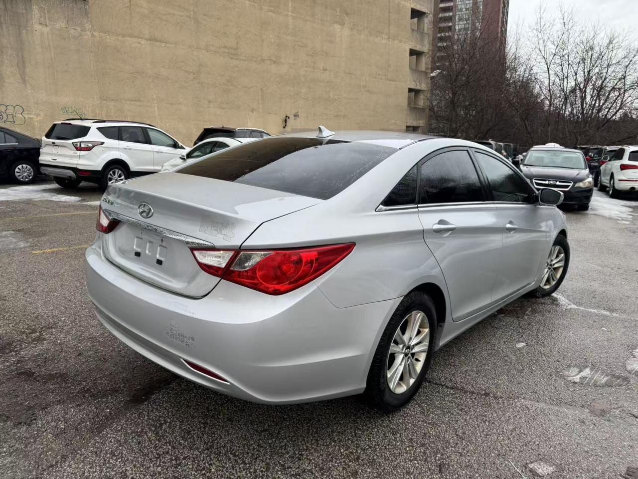 2012 Hyundai Sonata 4dr Sdn 2.4L Auto GLS Photo