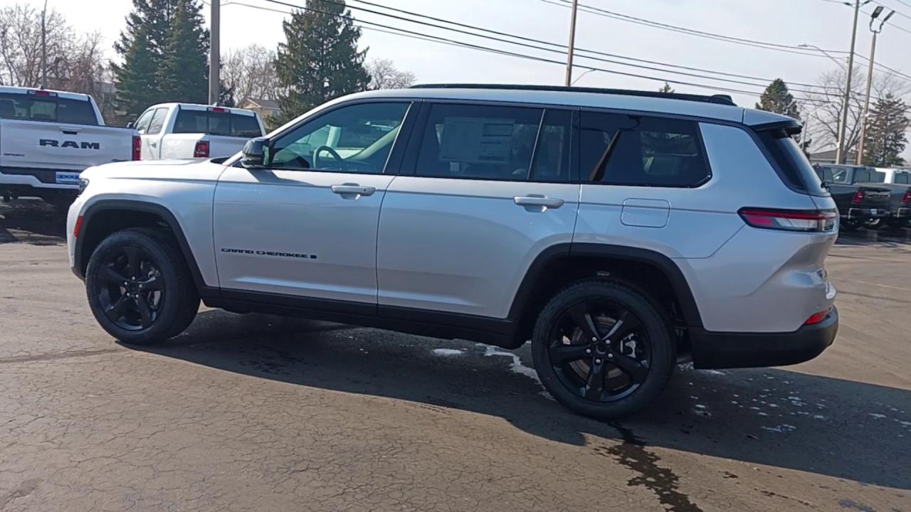 2026 Jeep Grand Cherokee L Limited 4x4 Photo