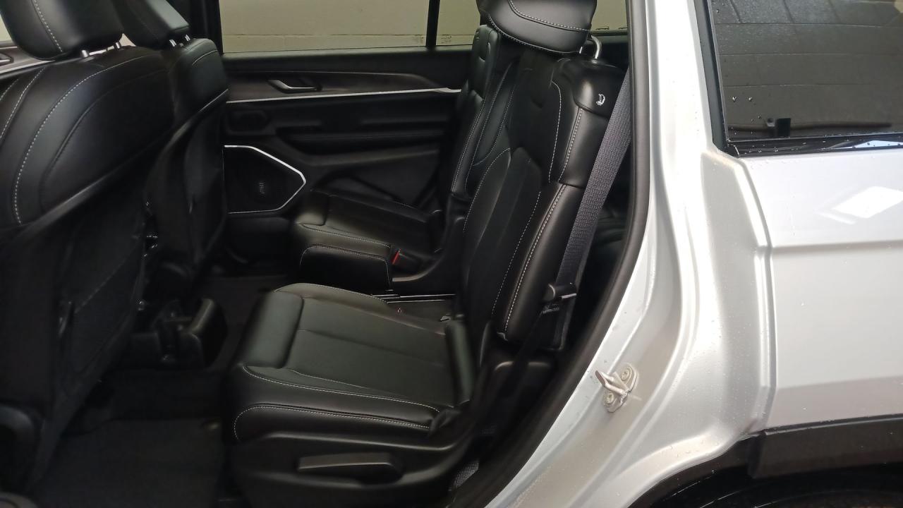 2026 Jeep Grand Cherokee L Limited 4x4 Photo