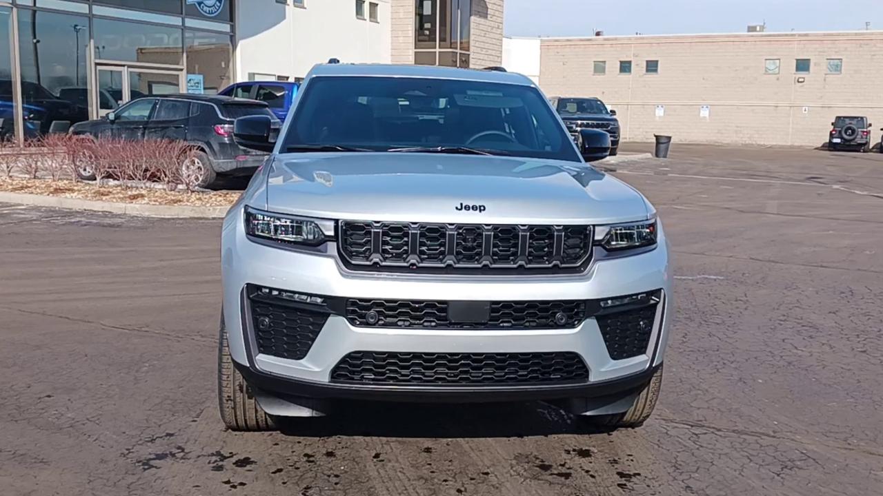 2026 Jeep Grand Cherokee L Limited 4x4 Photo