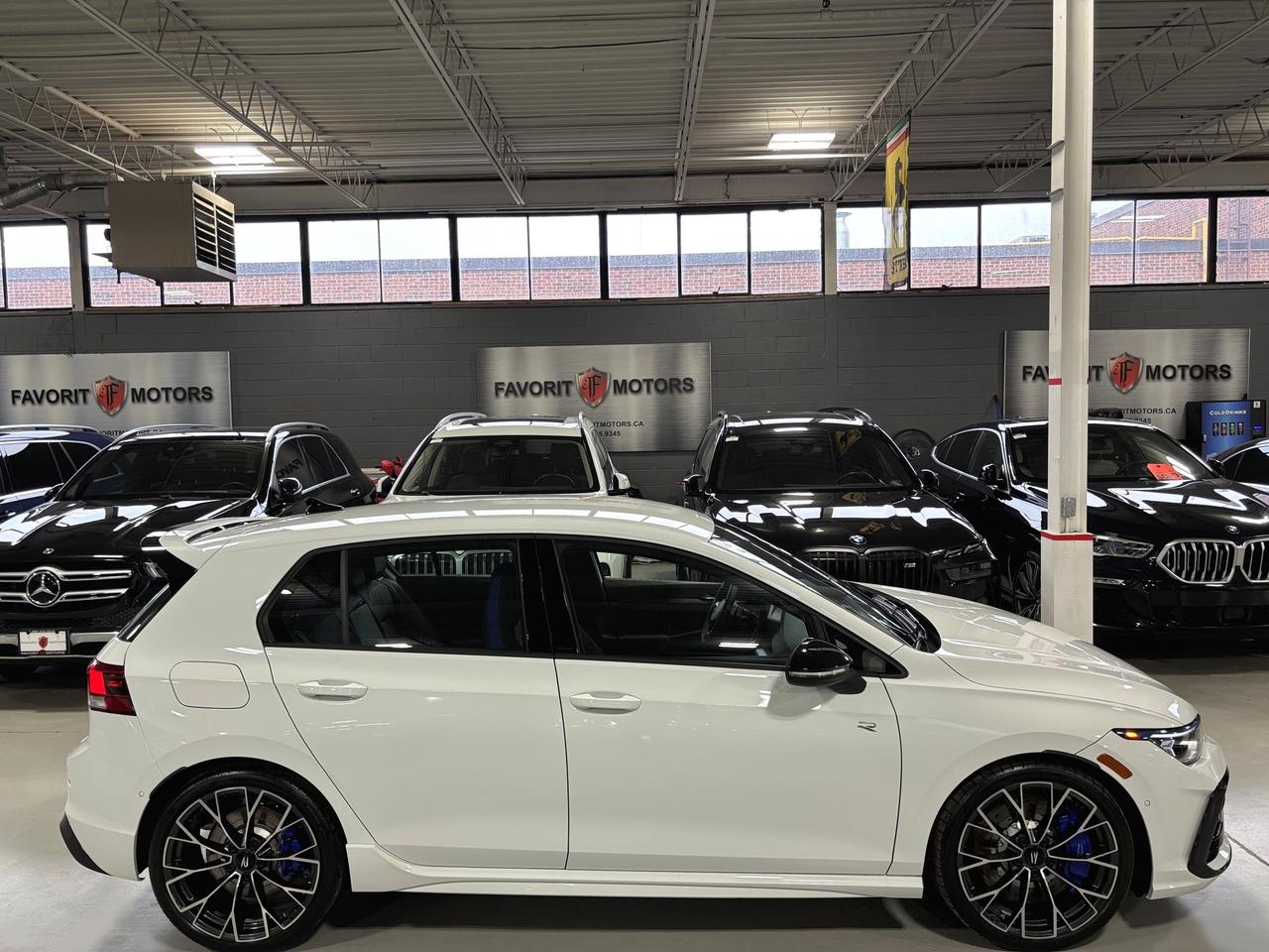 2025 Volkswagen Golf R DSG|AWD|HATCHBACK|NAV|HARMANKARDON|HEADSUP|AMBIENT Photo