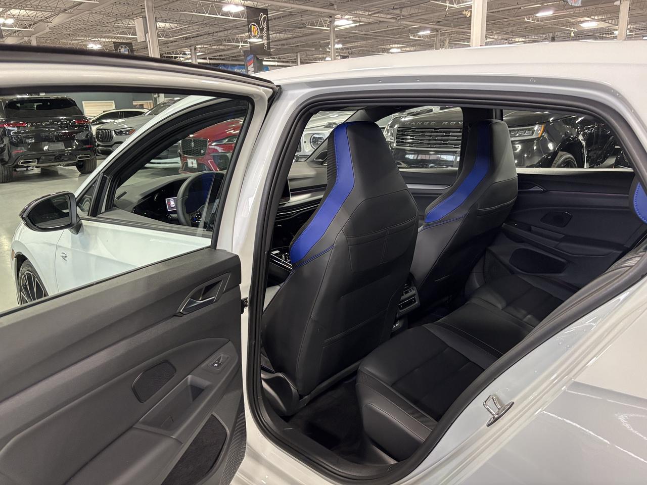 2025 Volkswagen Golf R DSG|AWD|HATCHBACK|NAV|HARMANKARDON|HEADSUP|AMBIENT Photo