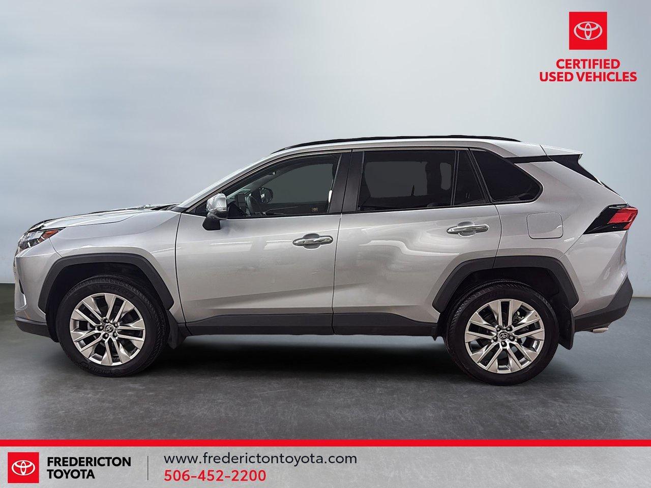 2024 Toyota RAV4 LIMITED  Photo4