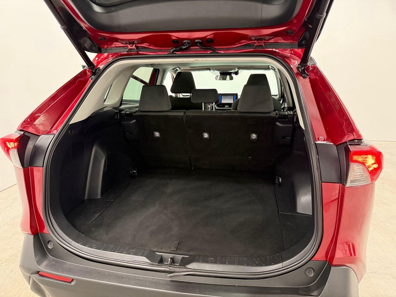 2022 Toyota RAV4 Hybrid XLE Photo