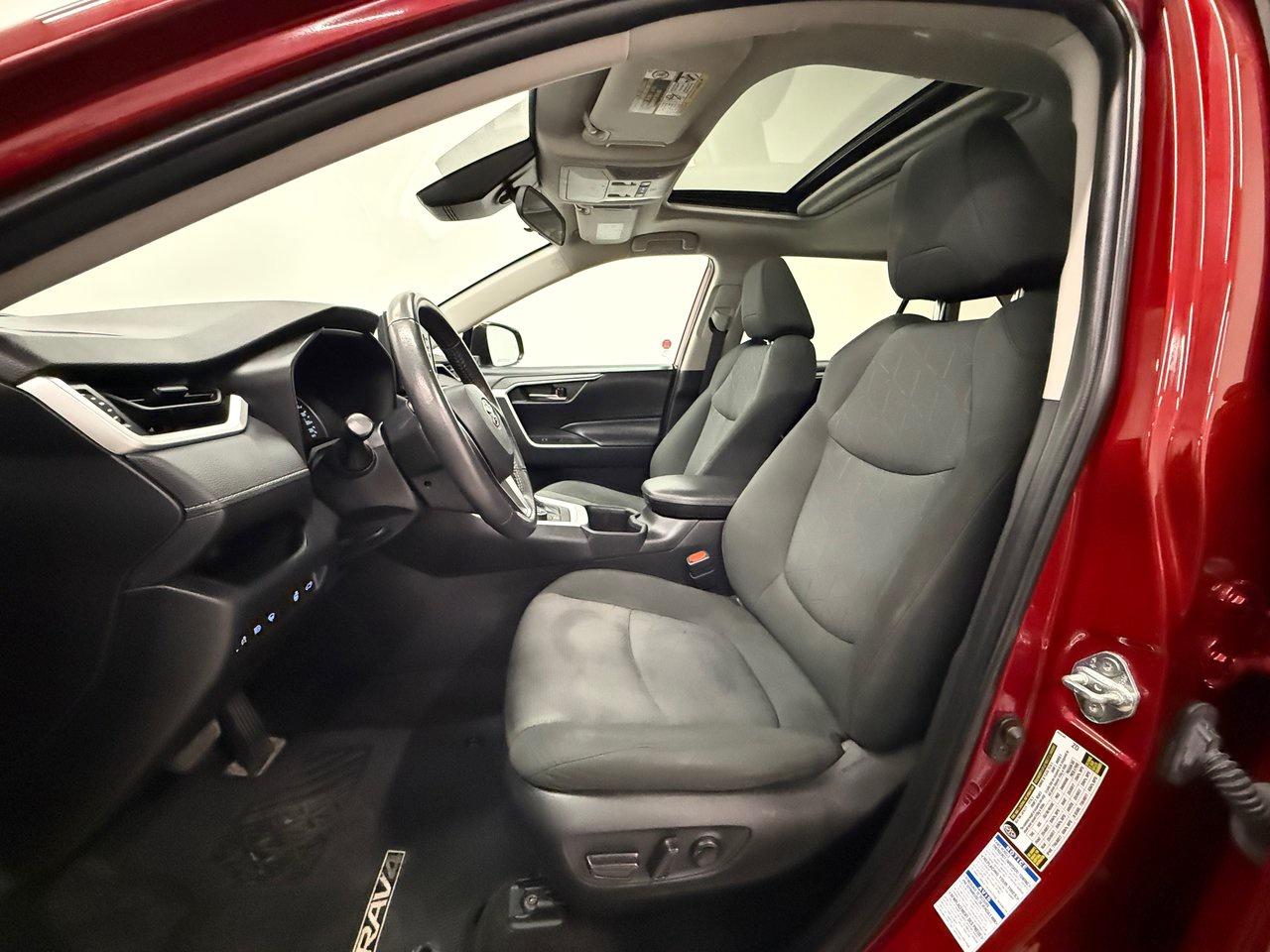 2022 Toyota RAV4 Hybrid XLE Photo