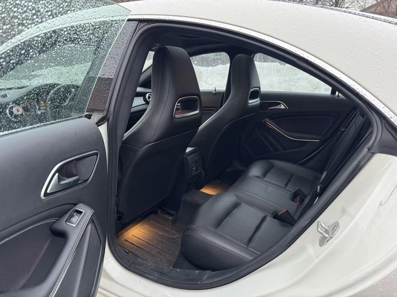 2015 Mercedes-Benz CLA-Class 4dr Sdn CLA 250 4MATIC Photo