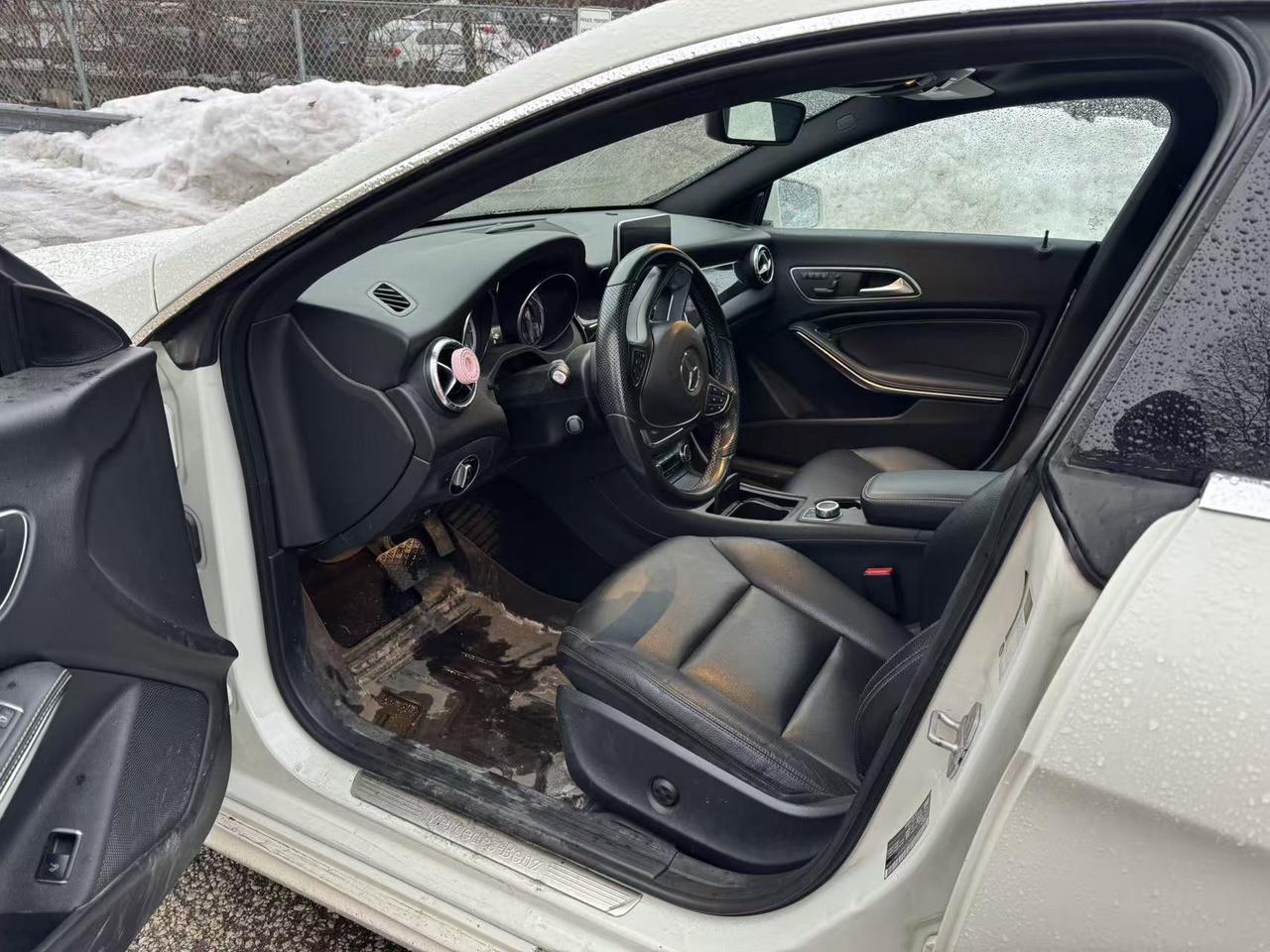 2015 Mercedes-Benz CLA-Class 4dr Sdn CLA 250 4MATIC Photo