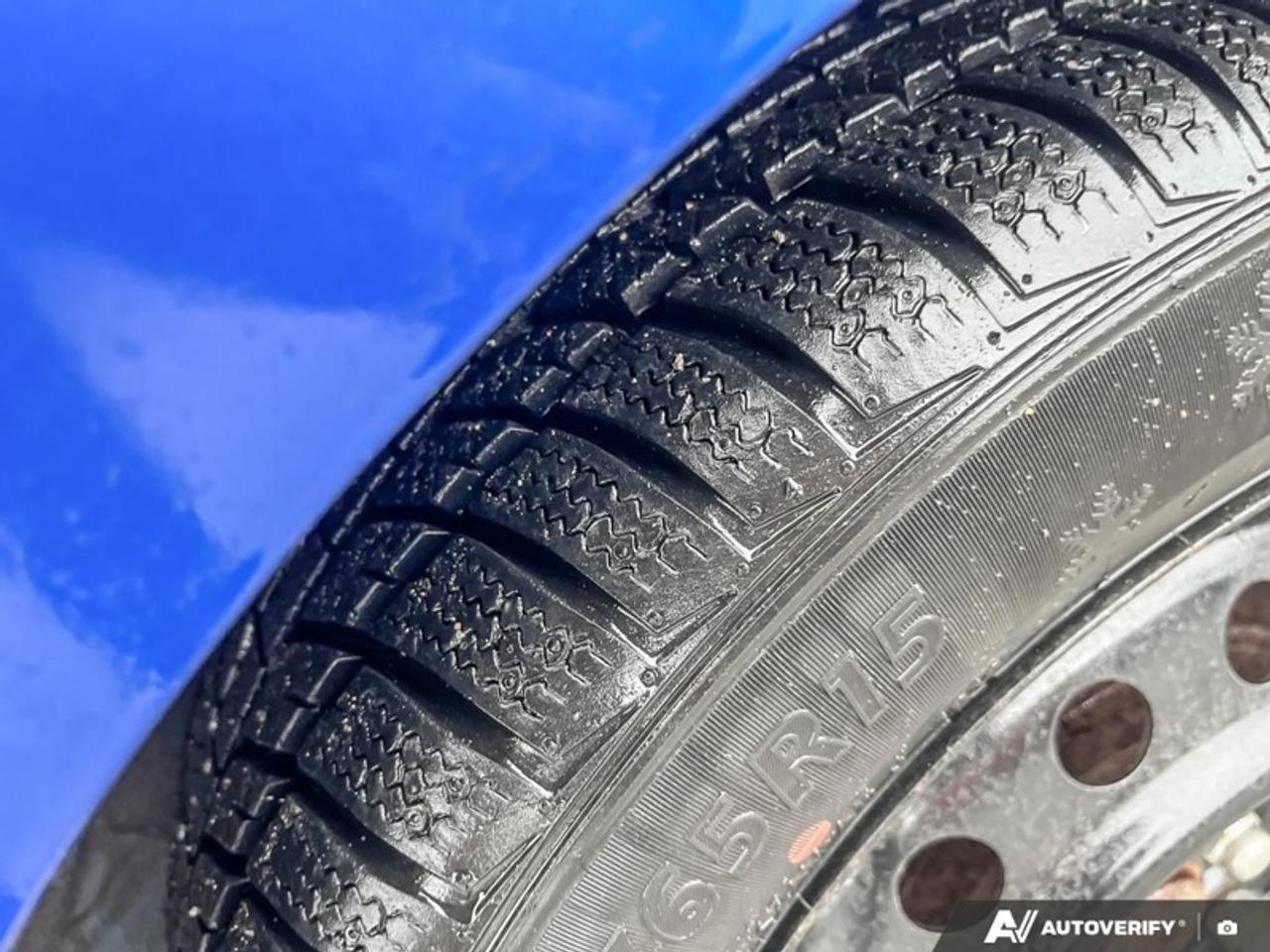 2017 Nissan Micra SV  MICRA, SV, AUTO, HEATED SEATS Photo