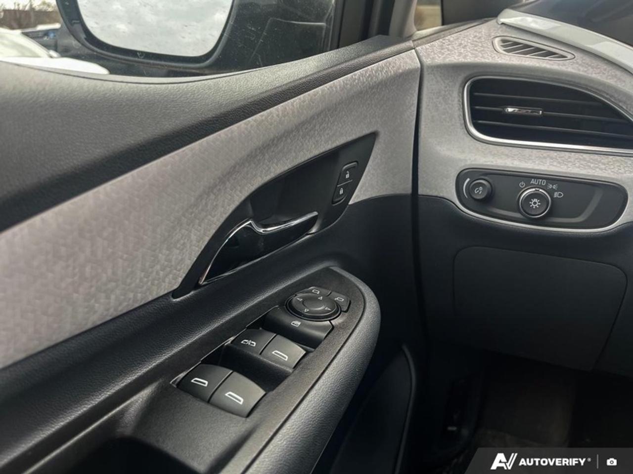 2019 Chevrolet Bolt EV LT  BOLT EV, LT, ULTRA LOW KM Photo