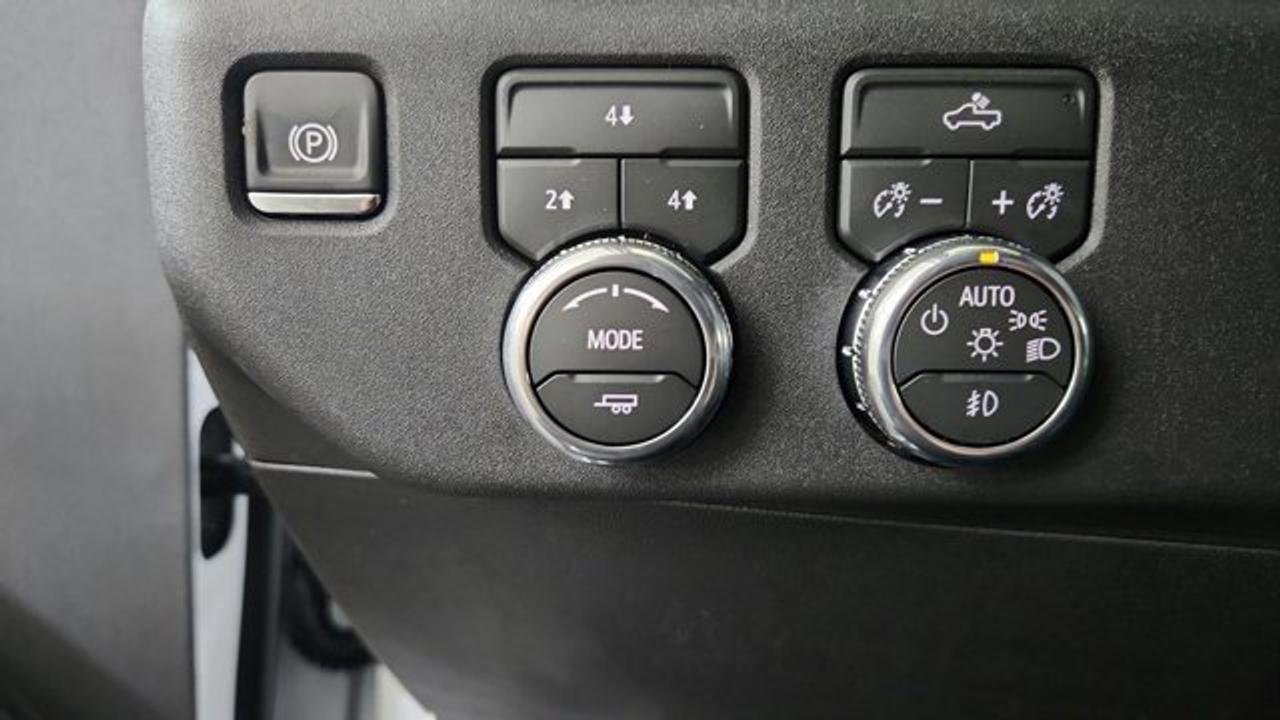 13703273