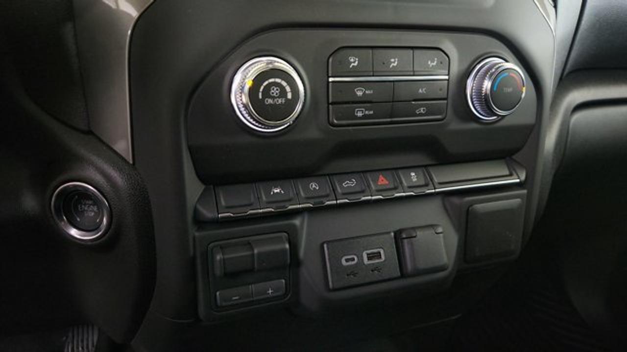 13703282