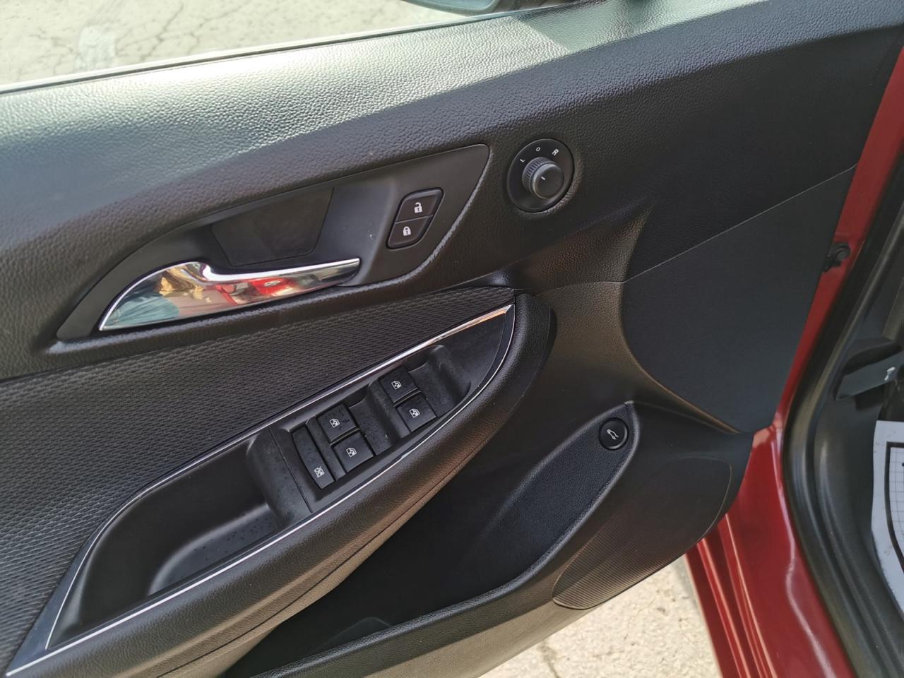 2018 Chevrolet Cruze LT Photo