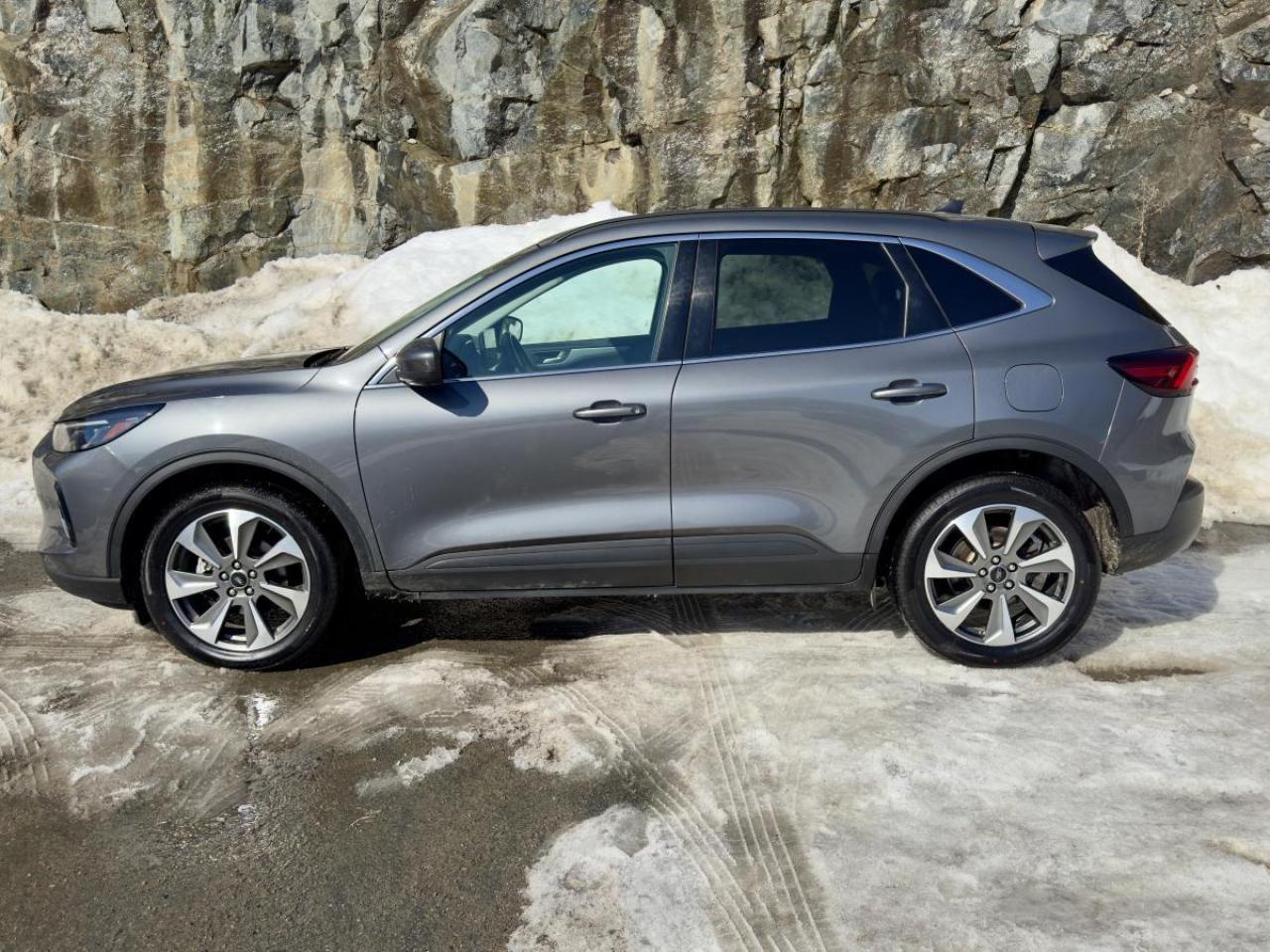 2023 Ford Escape Platinum AWD Photo