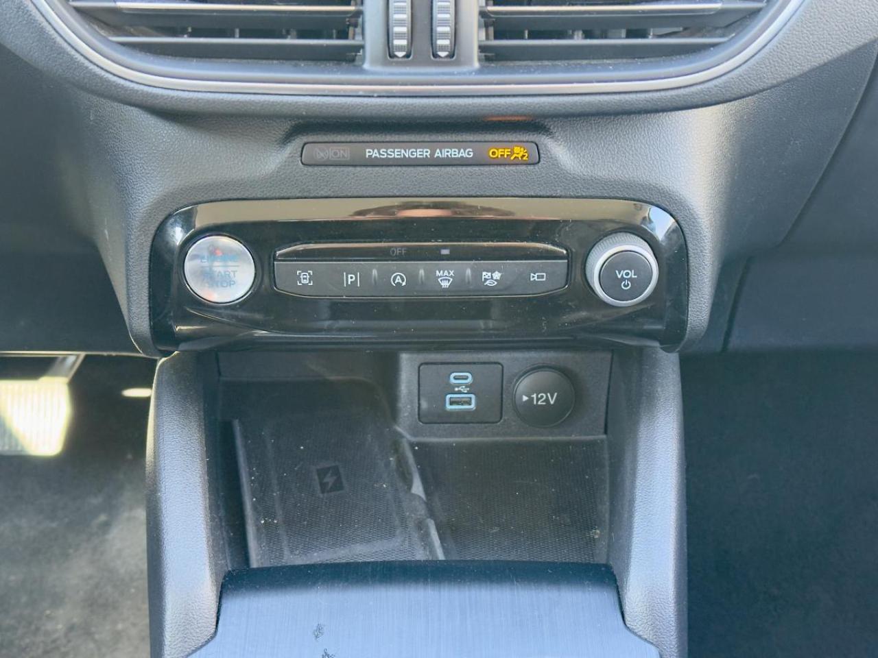 2023 Ford Escape Platinum AWD Photo