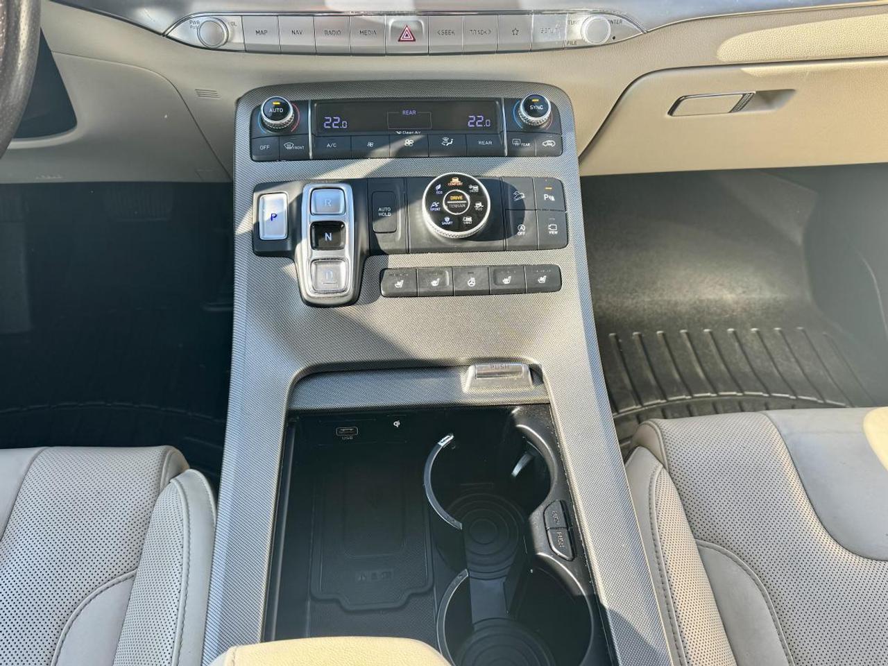 2021 Hyundai PALISADE Ultimate Calligraphy w/Beige 7-Passenger AWD Photo