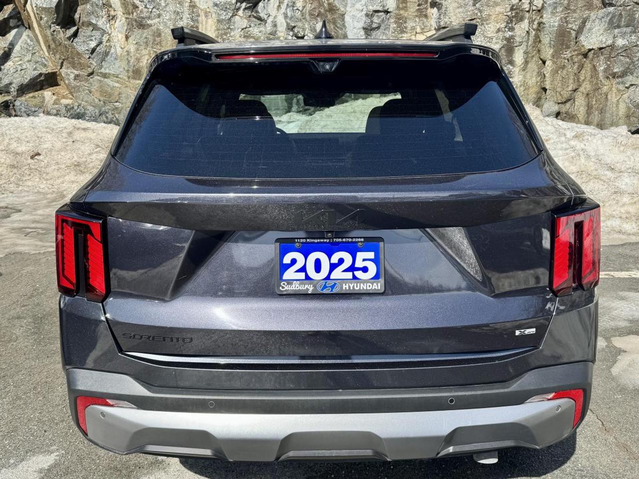 2025 Kia Sorento X-Line Limited AWD w/Black Interior Photo4