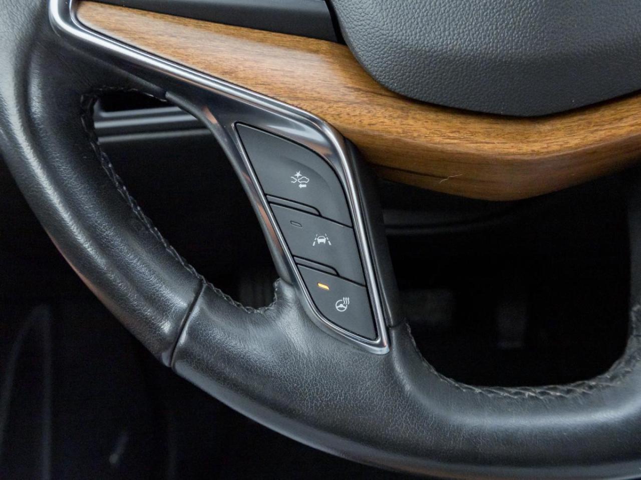 2020 Cadillac XT5 Premium Luxury AWD Photo