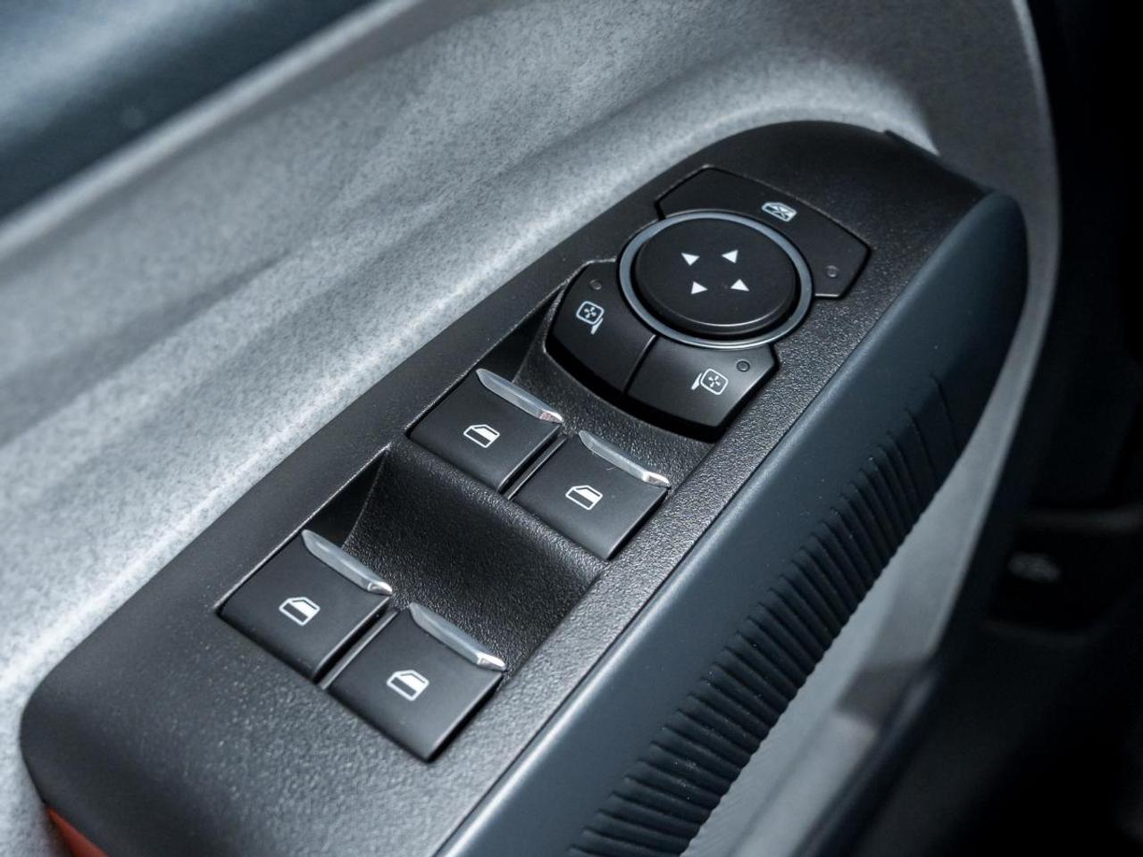 2022 Ford Maverick XLT Photo