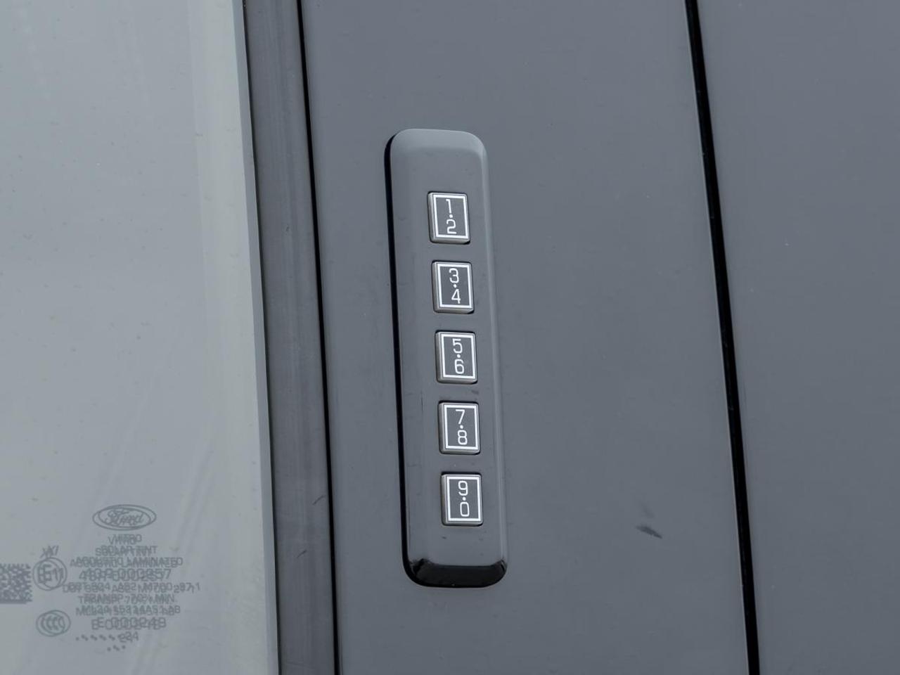 2024 Ford F-250 Super Duty SRW Lariat Photo3