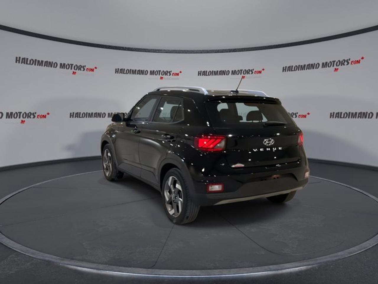 2024 Hyundai Venue Ultimate w/Black Interior| No accidents |Sunroof Photo