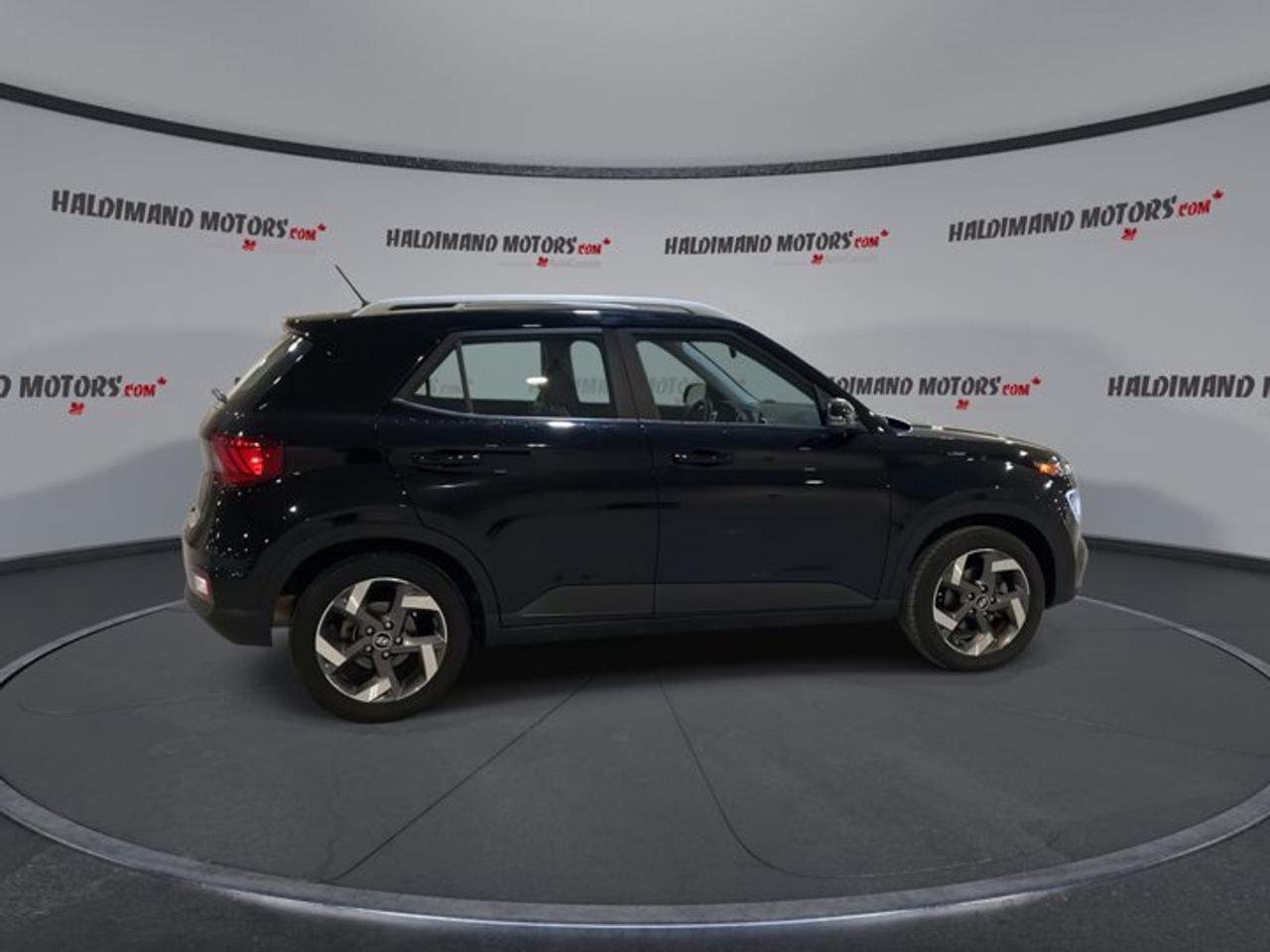 2024 Hyundai Venue Ultimate w/Black Interior| No accidents |Sunroof Photo