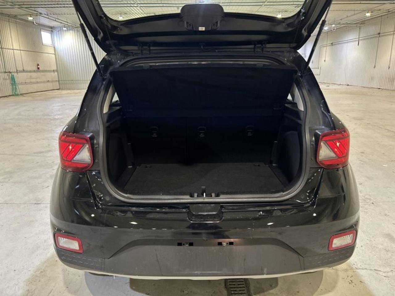 2024 Hyundai Venue Ultimate w/Black Interior| No accidents |Sunroof Photo