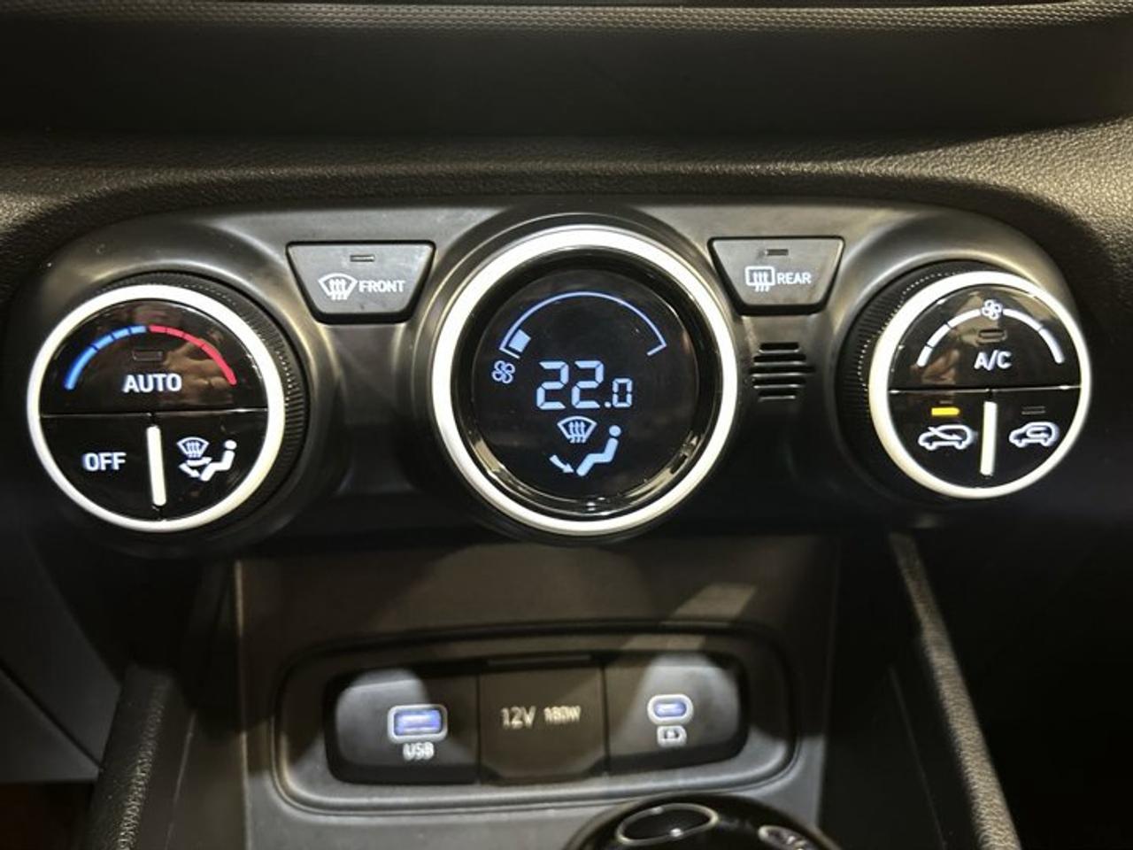 2024 Hyundai Venue Ultimate w/Black Interior| No accidents |Sunroof Photo