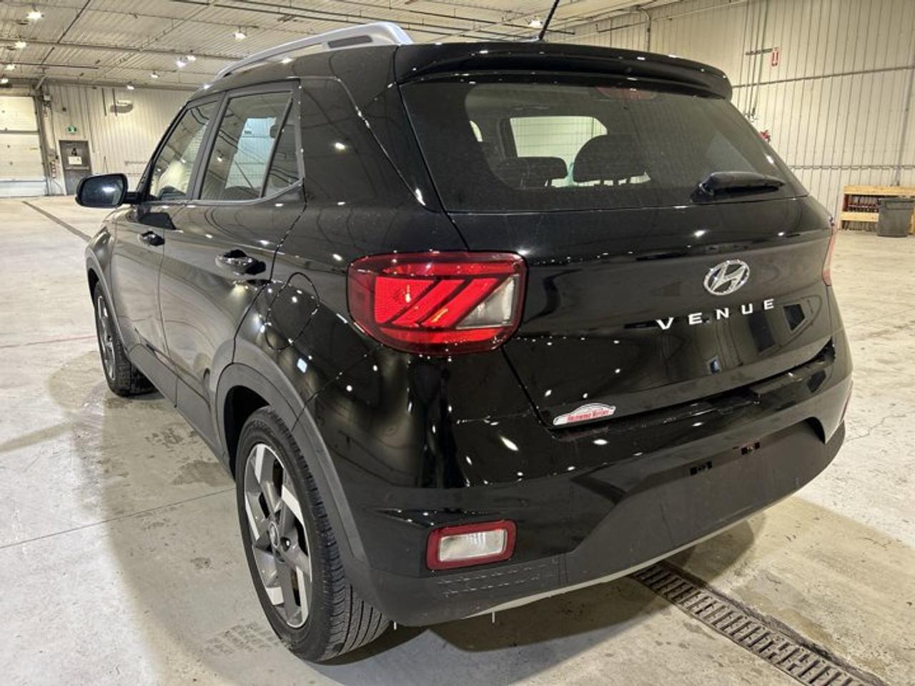 2024 Hyundai Venue Ultimate w/Black Interior| No accidents |Sunroof Photo