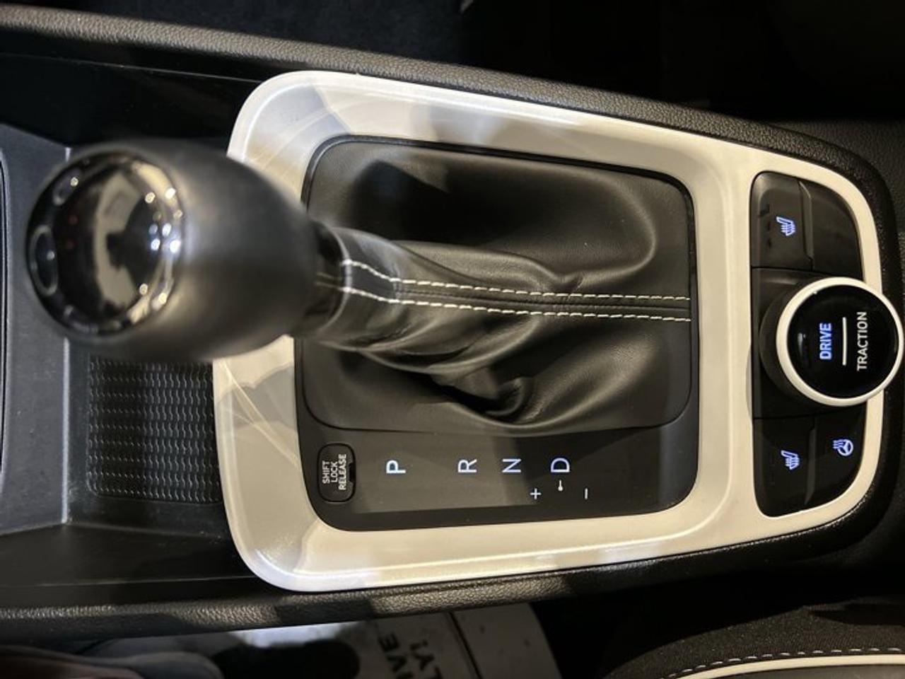 2024 Hyundai Venue Ultimate w/Black Interior| No accidents |Sunroof Photo