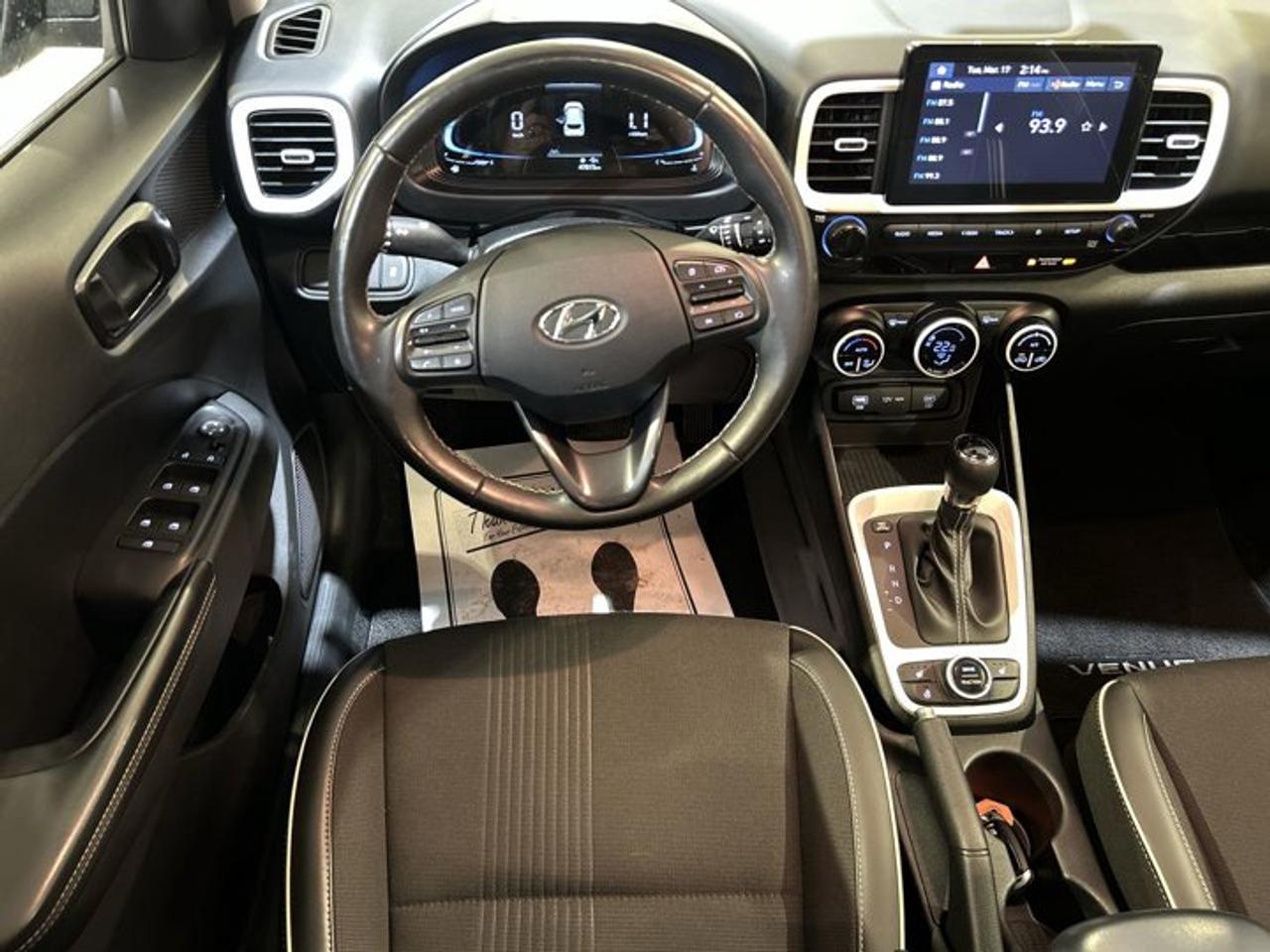 2024 Hyundai Venue Ultimate w/Black Interior| No accidents |Sunroof Photo