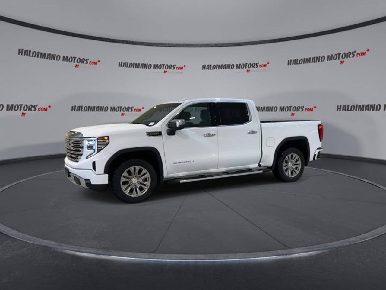 2022 GMC Sierra 1500 Denali Crew Cab 4WD | No accidents Photo3