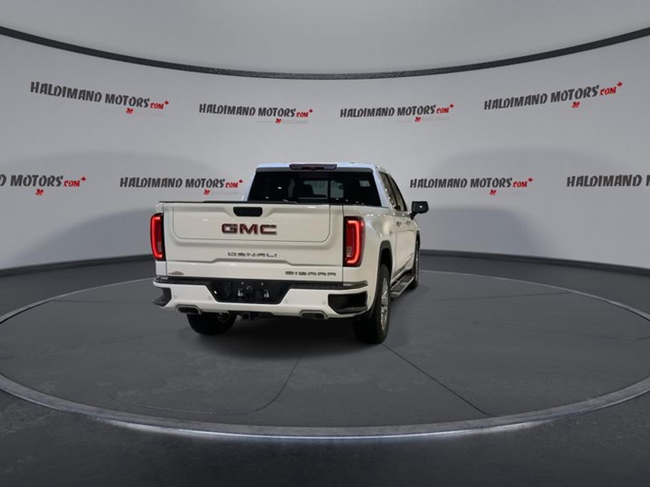 2022 GMC Sierra 1500 Denali Crew Cab 4WD | No accidents Photo