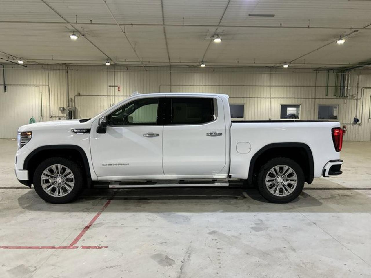 2022 GMC Sierra 1500 Denali Crew Cab 4WD | No accidents Photo