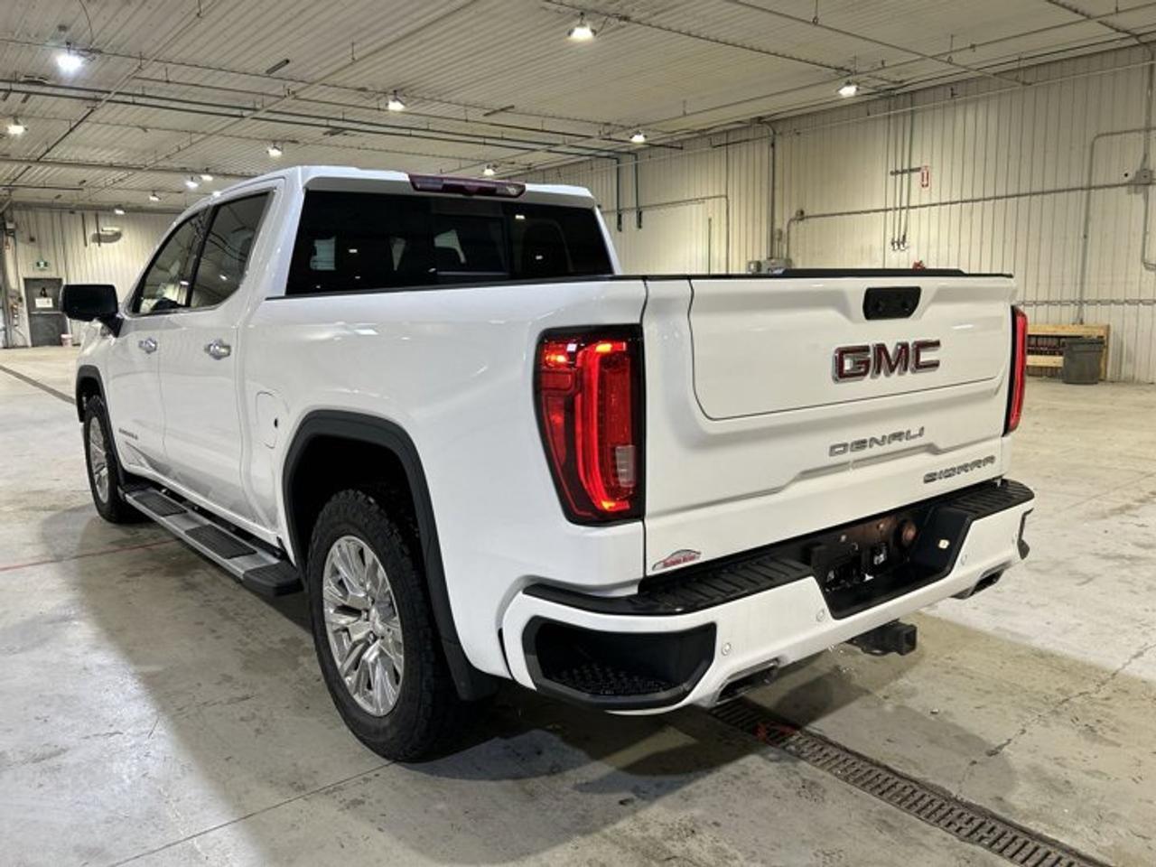 2022 GMC Sierra 1500 Denali Crew Cab 4WD | No accidents Photo