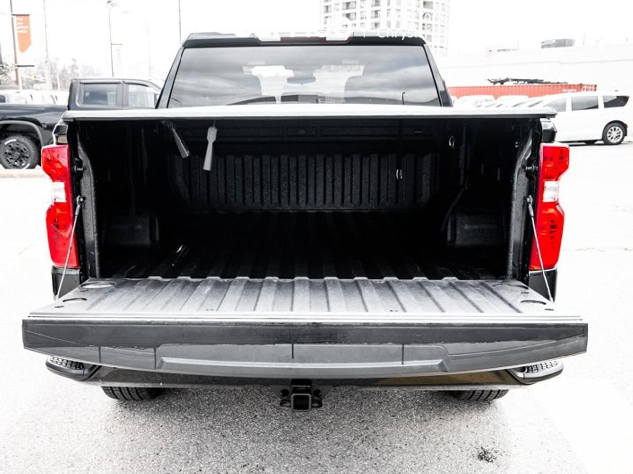 2024 Chevrolet Silverado 1500 Custom 147'' 6 Passenger Tonneau Cover Apple CarPlay Android Auto Photo