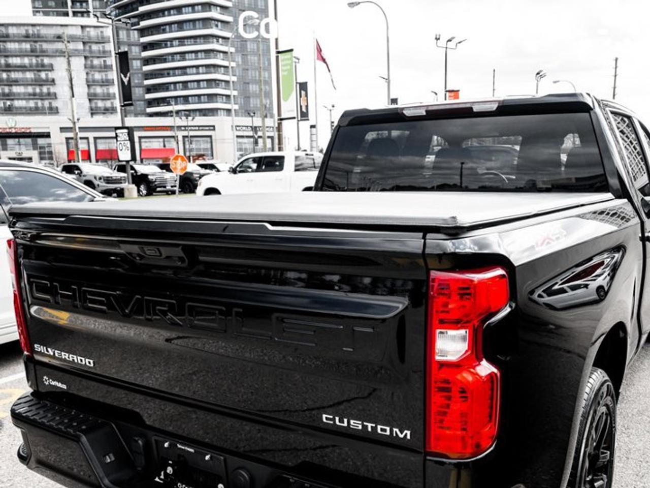 2024 Chevrolet Silverado 1500 Custom 147'' 6 Passenger Tonneau Cover Apple CarPlay Android Auto Photo