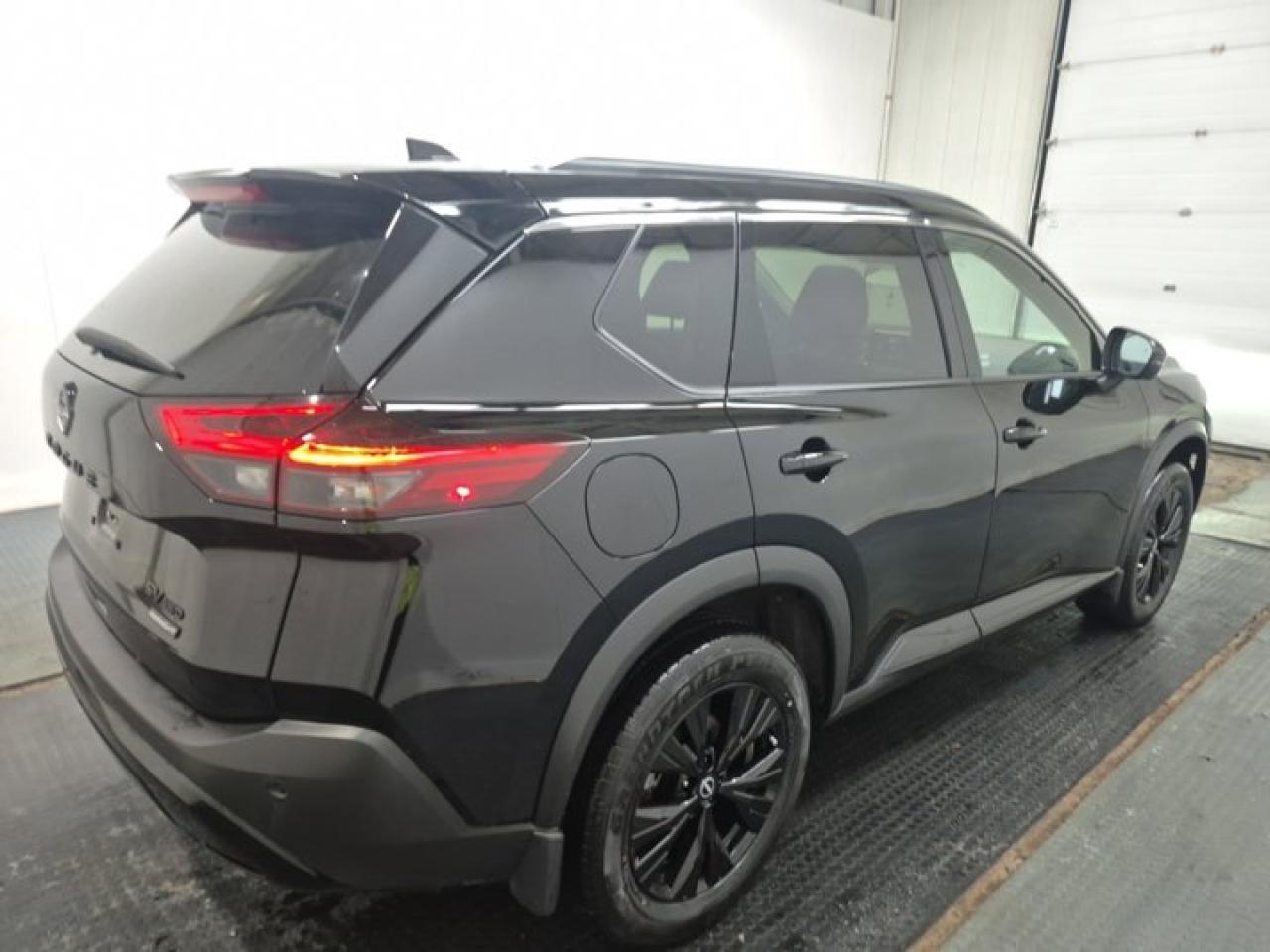 2023 Nissan Rogue SV Midnight Edition AWD | Leather | Pano Roof | Heated Seats + Steering | Remote Start | and More ! Photo