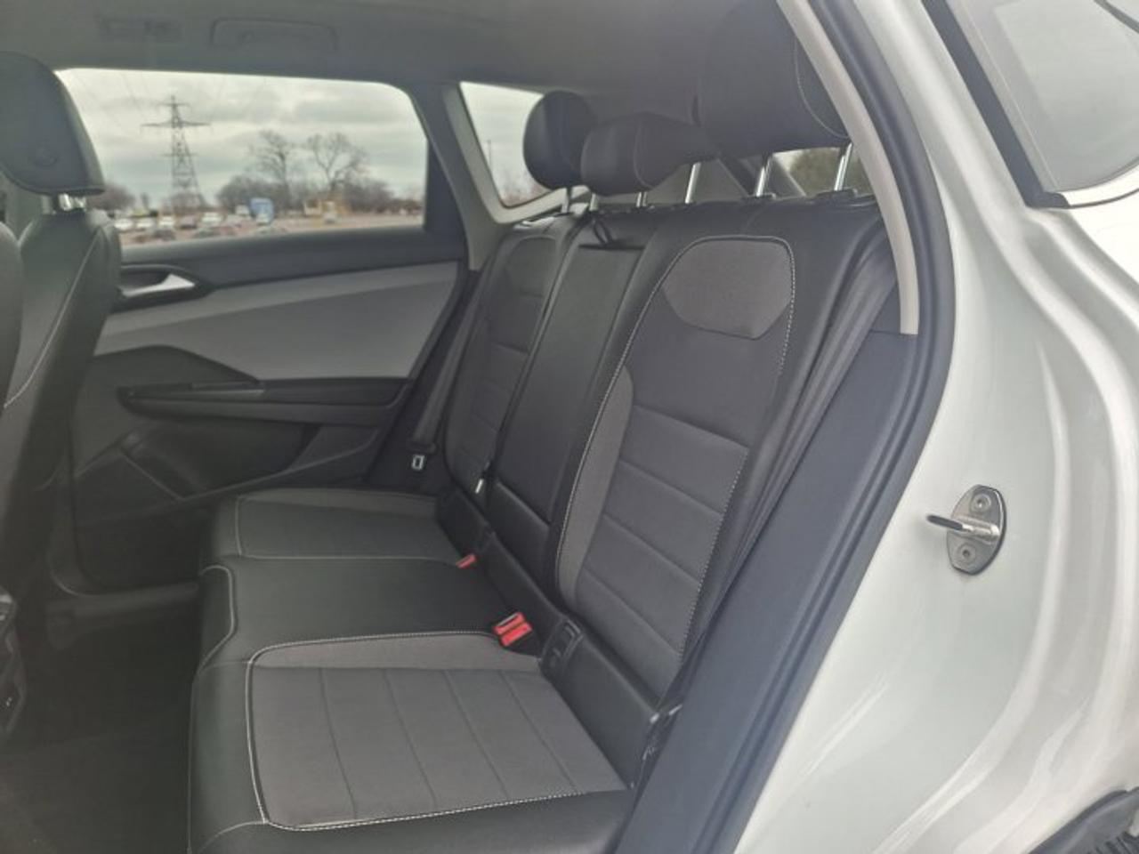 2023 Volkswagen Taos Comfortline AWD | Sunroof | Adaptive Cruise | Power Seat | Heated Seats | CarPlay + Android & More ! Photo