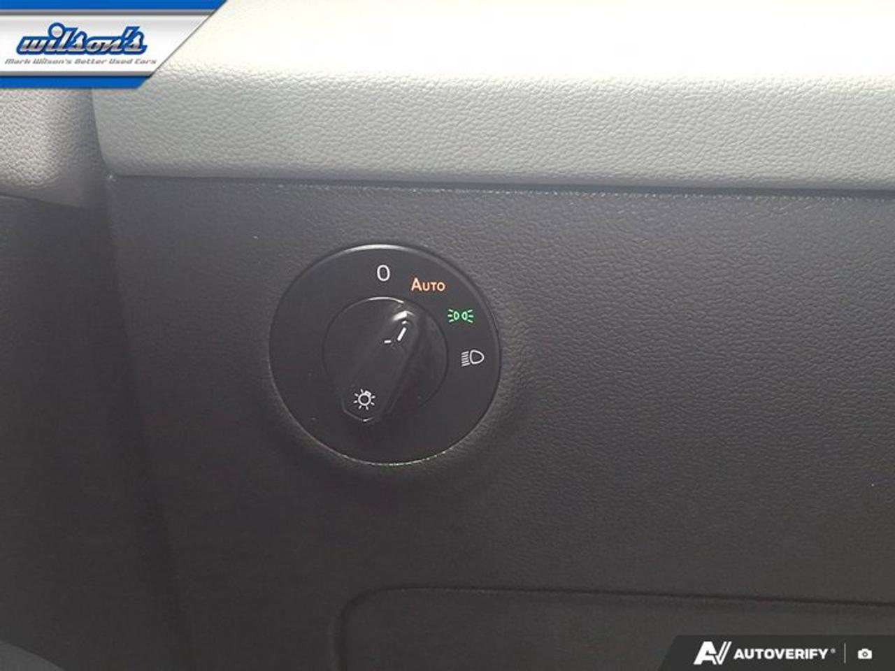 2023 Volkswagen Taos Comfortline AWD | Sunroof | Adaptive Cruise | Power Seat | Heated Seats | CarPlay + Android & More ! Photo
