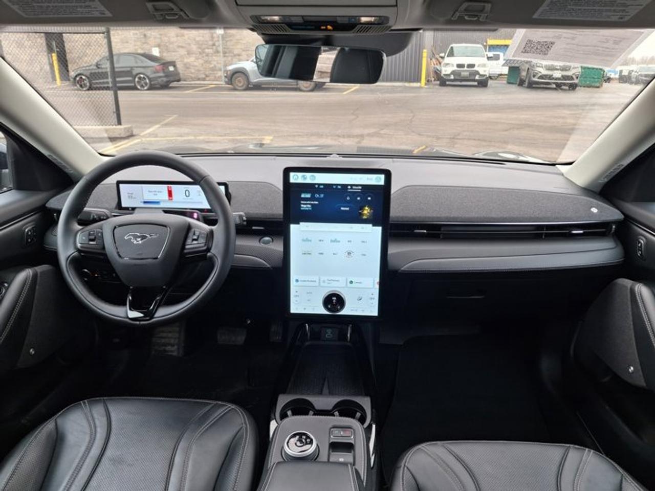 2023 Ford Mustang Mach-E Premium | Extended Range | Leather | Glass Top | Heated Seats | CarPlay + Android | and More ! Photo4