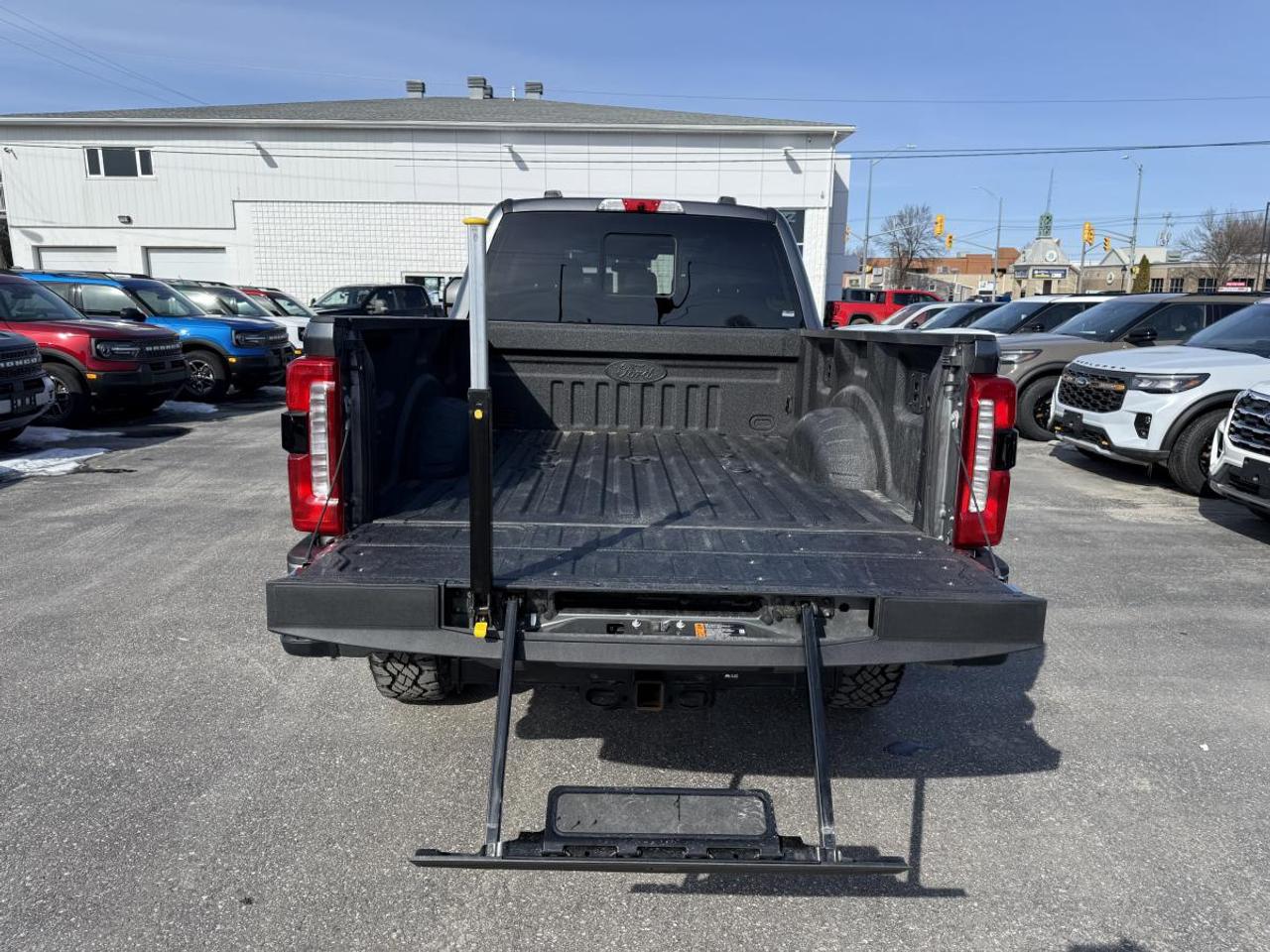 2025 Ford F-250 Super Duty SRW Lariat Photo