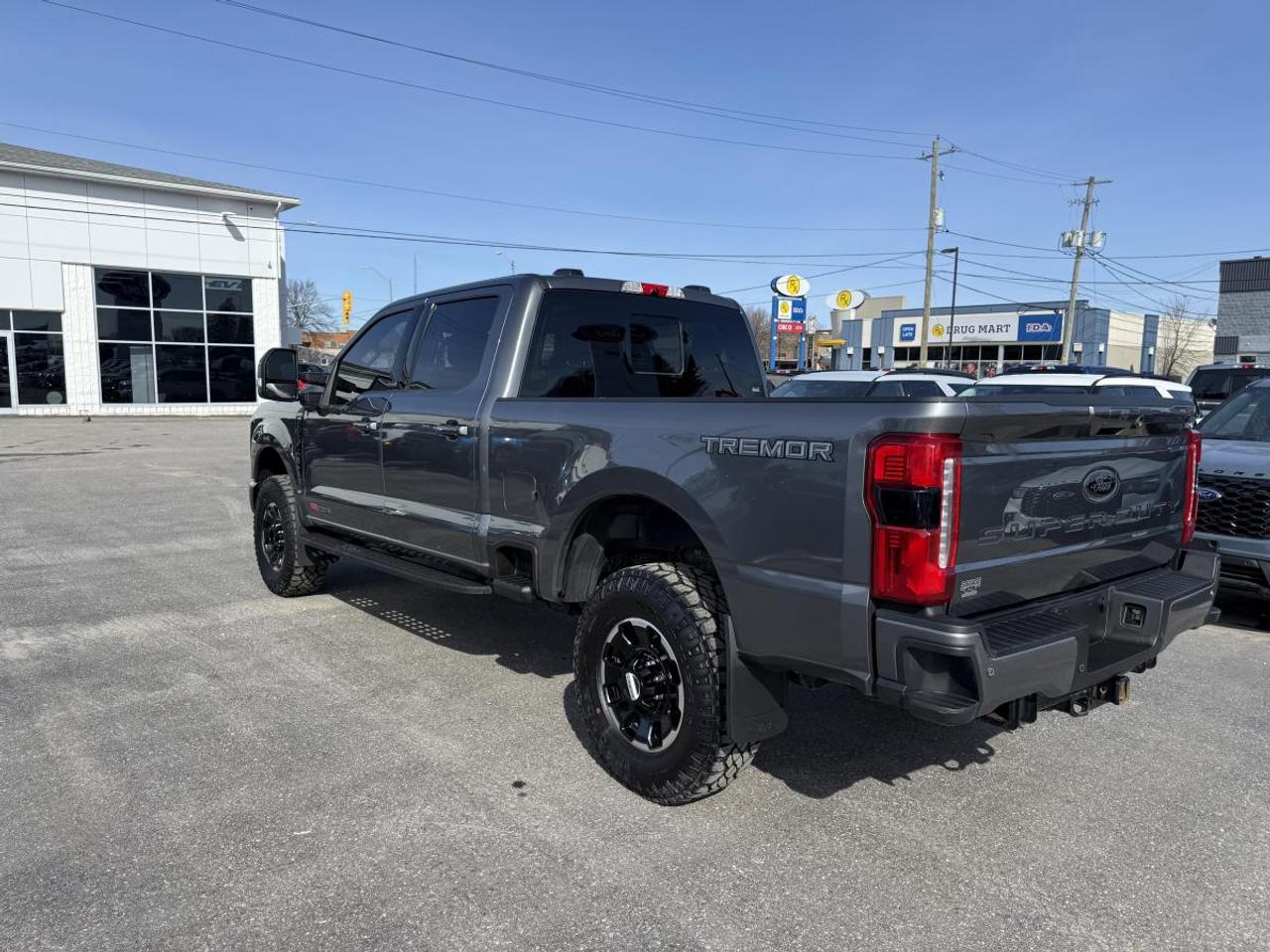 2025 Ford F-250 Super Duty SRW Lariat Photo3