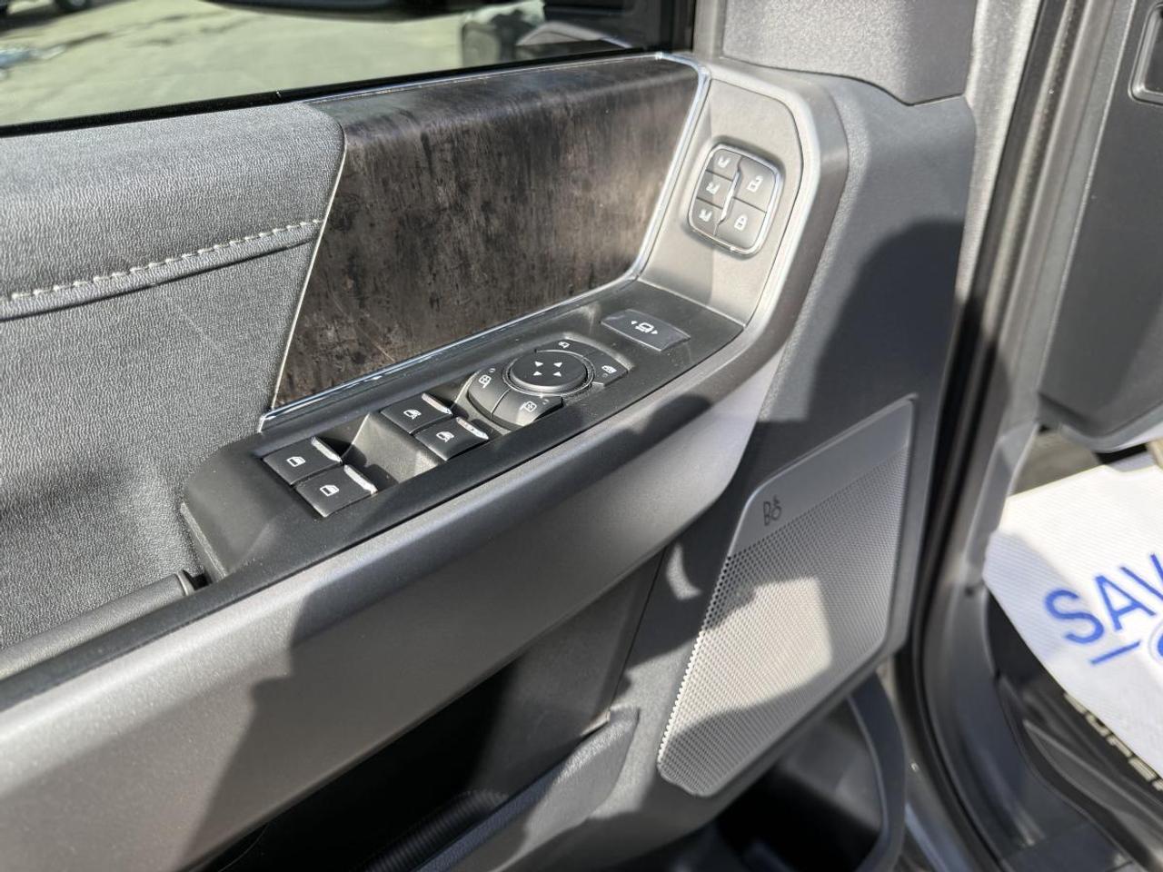 2025 Ford F-250 Super Duty SRW Lariat Photo