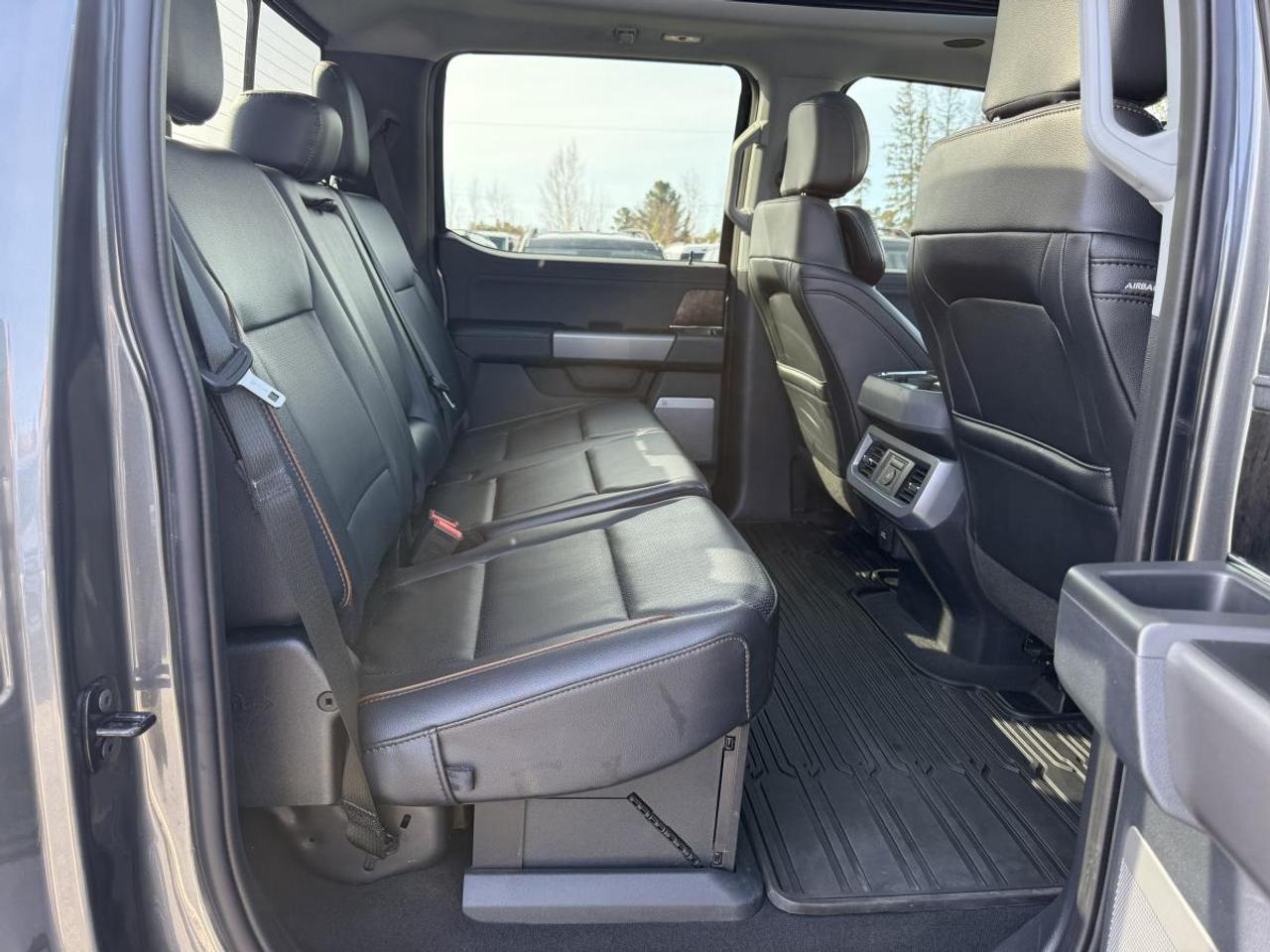2025 Ford F-250 Super Duty SRW Lariat Photo