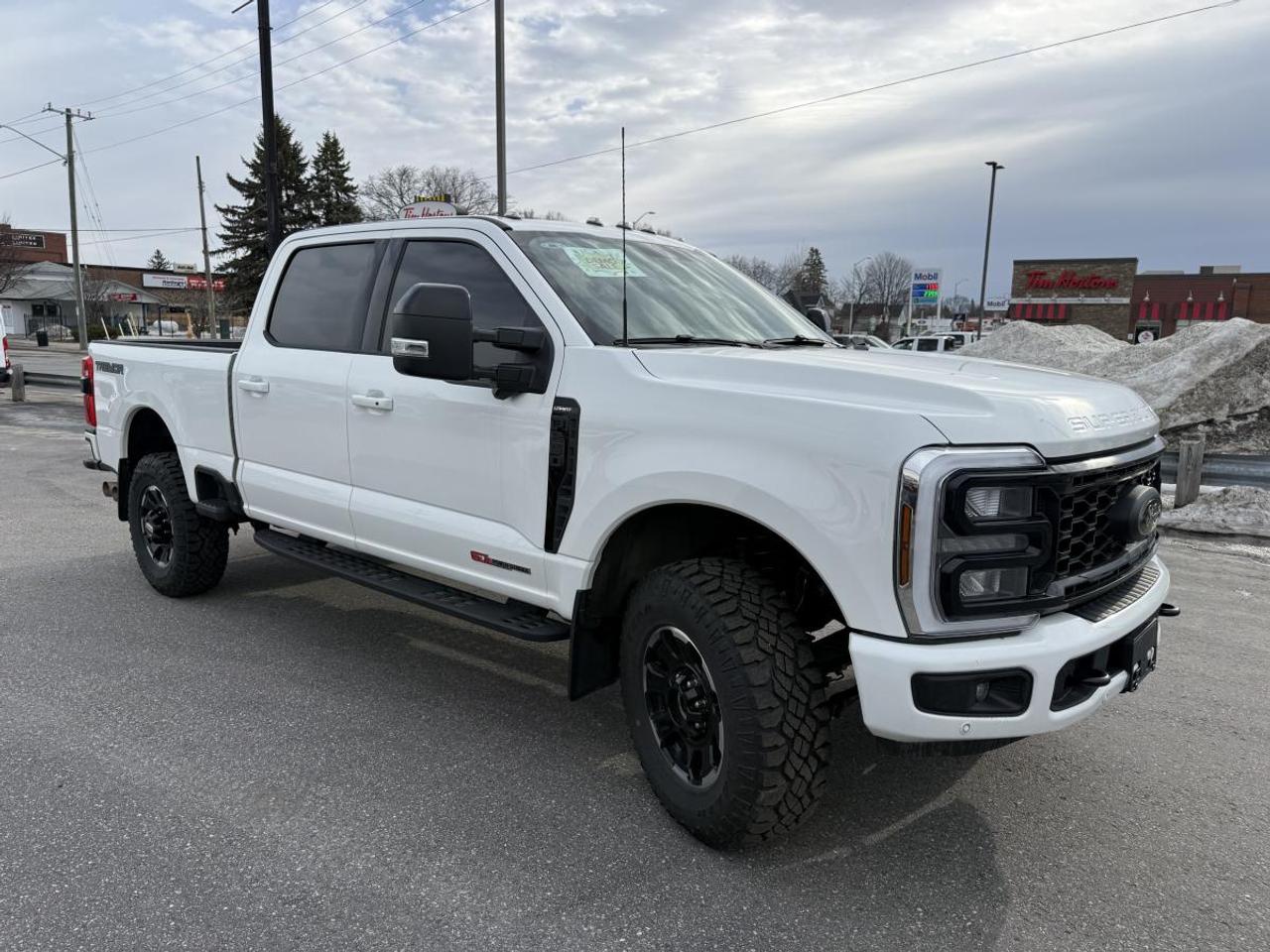 2025 Ford F-250 Super Duty SRW Lariat Photo4