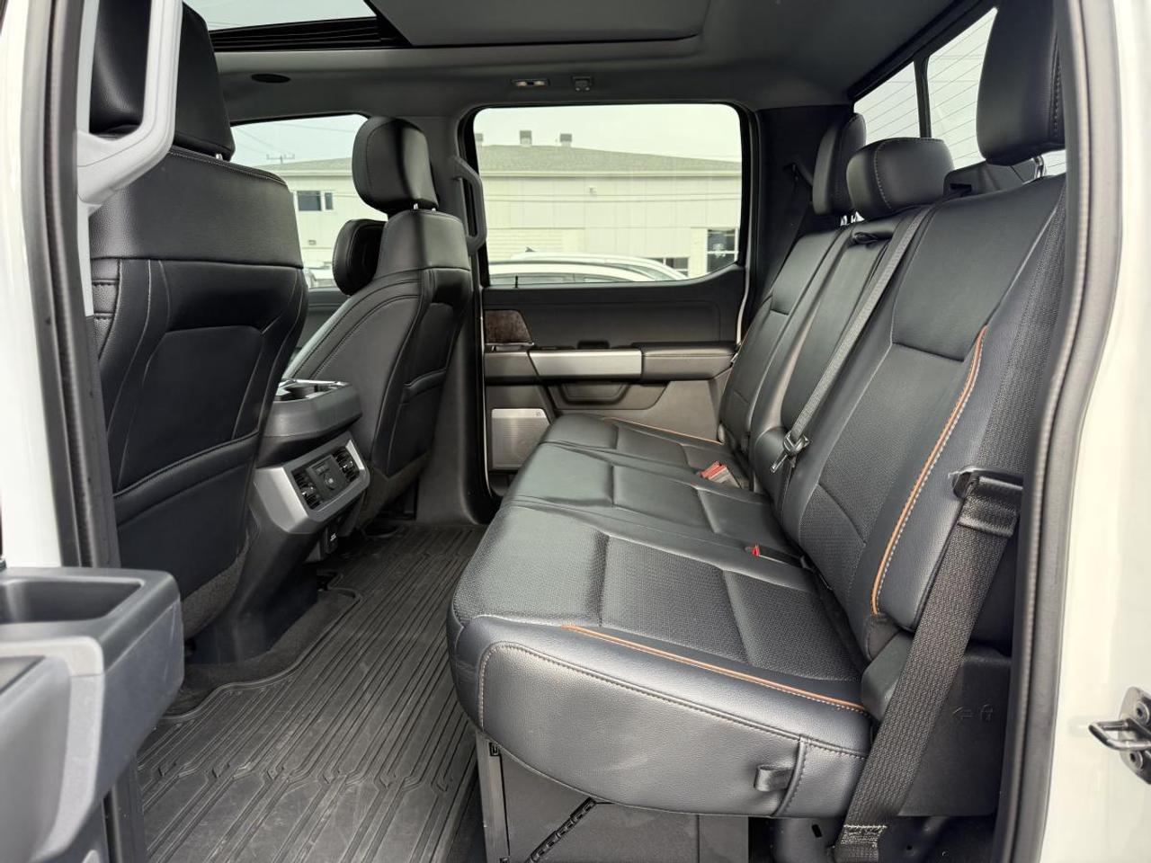2025 Ford F-250 Super Duty SRW Lariat Photo