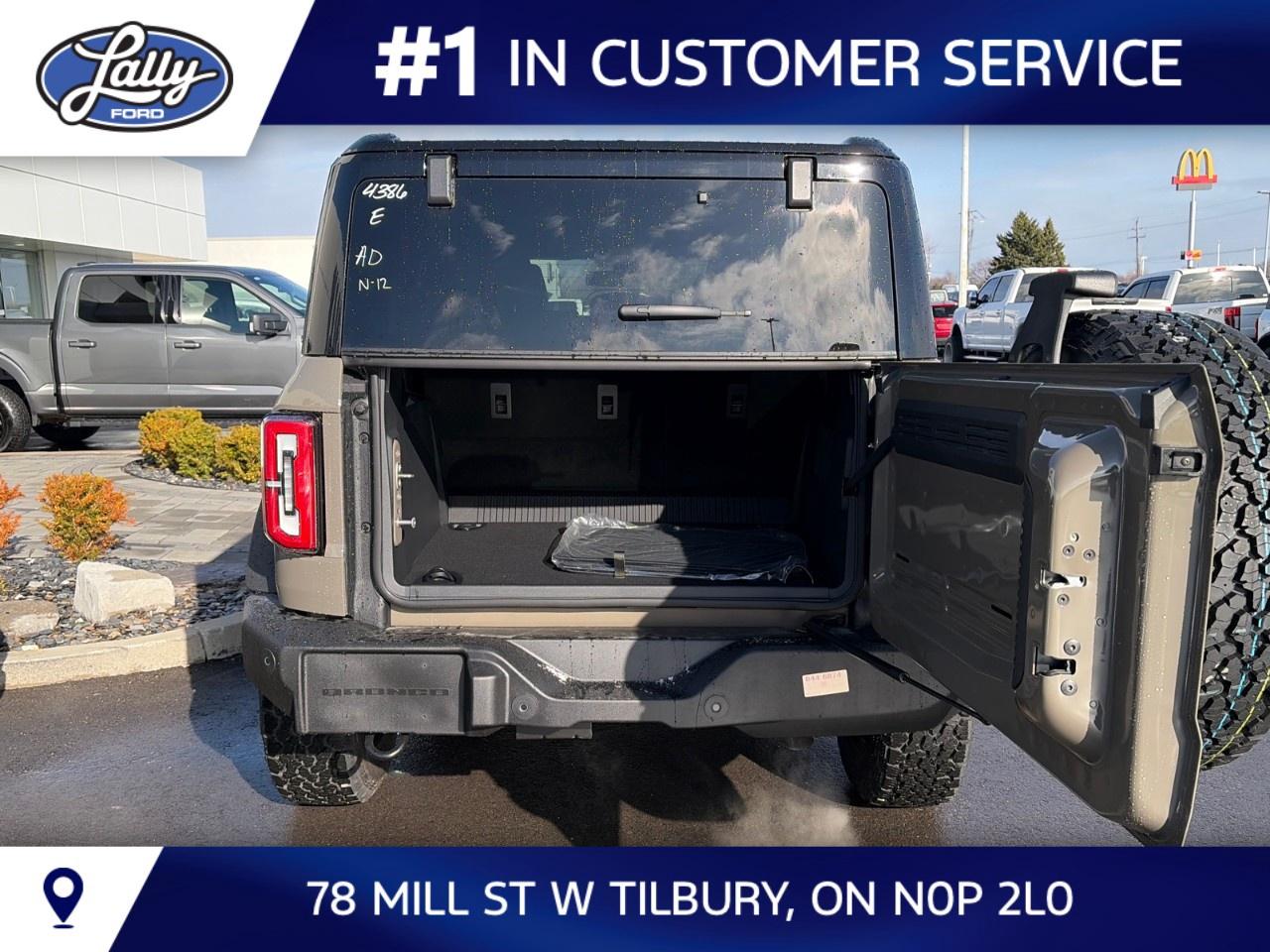 2026 Ford Bronco OUTER BANKS 4 DOOR 4X4 Photo4