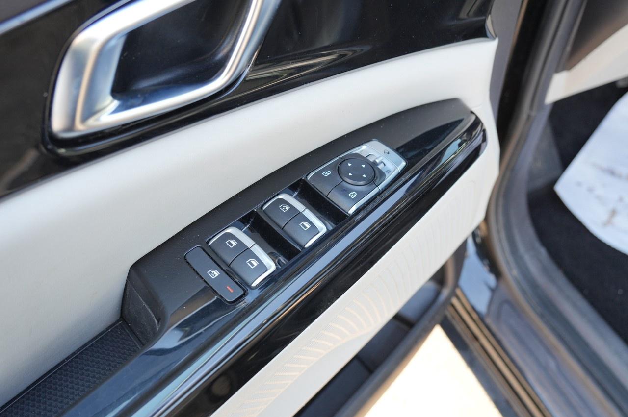 2024 Kia Carnival EX FWD Photo