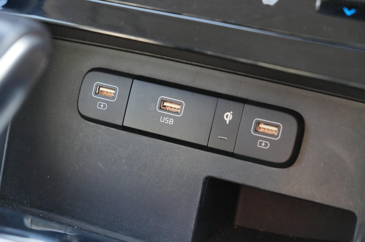 2024 Kia Carnival EX FWD Photo
