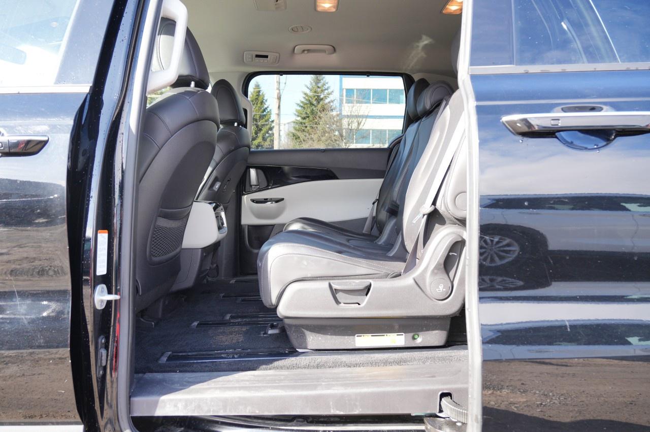 2024 Kia Carnival EX FWD Photo